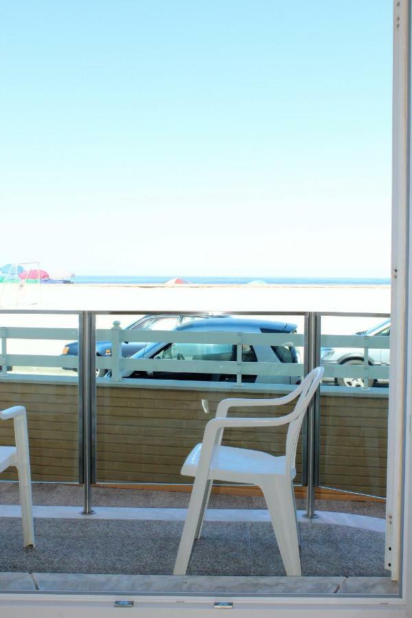 Apartamento Em Frente Ao Mar コスタ・ノヴァ エクステリア 写真